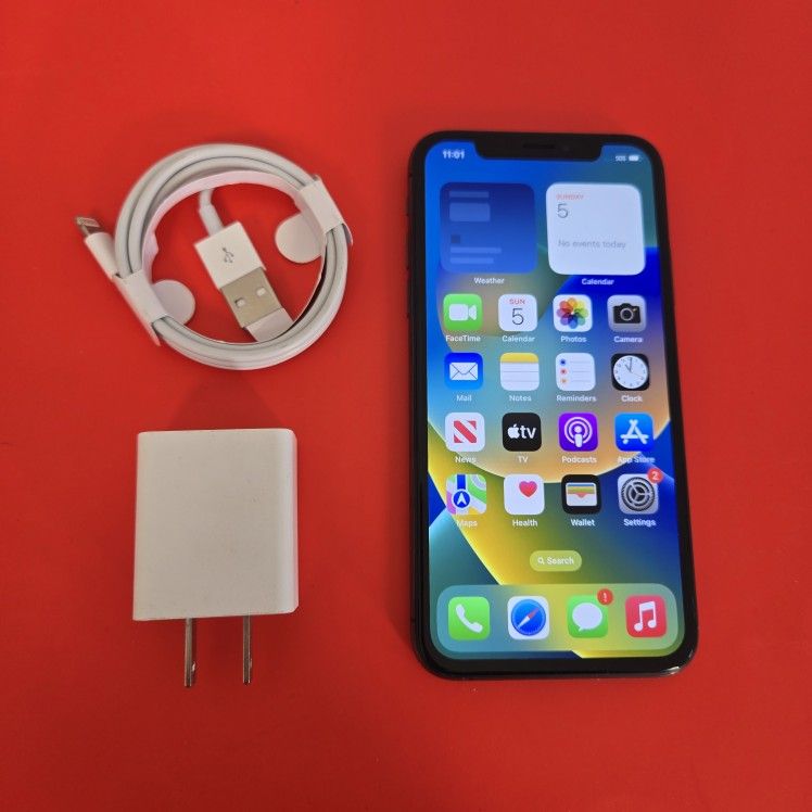 Apple iPhone Xs - UNLOCKED - Like New