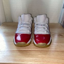 Jordan 11 Retro Low White/Cherry Red