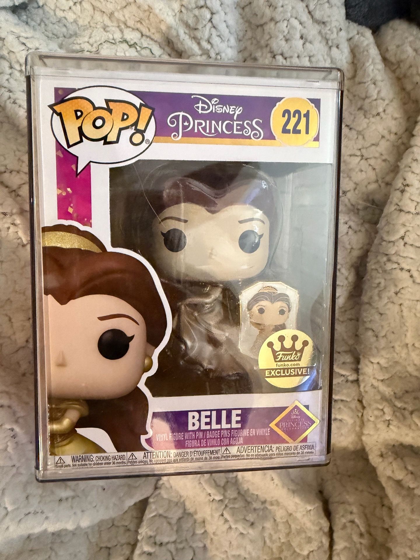 Funko Pop- Gold Metallic with pin-princess Belle