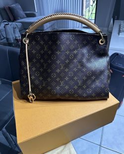 Louis Vuitton Monogram Artsy MM Authentic Gi3101