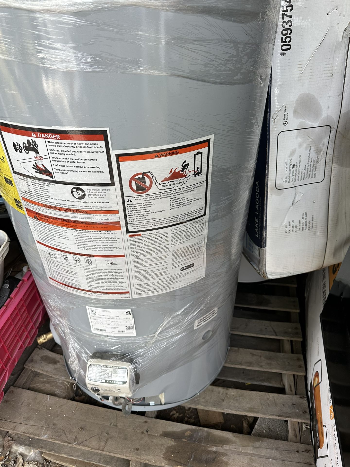 A O Smith 100 Short 74 Gallon Natural Gas Water Heatet for Sale in  Suitland, MD - OfferUp