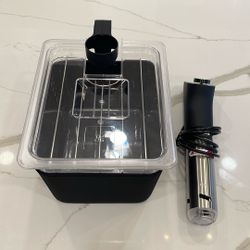 Sous Vide Machine And Container 