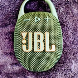 JBL   Clip  5  Bluetooth SPEAKER With Silicone Cover and Hard Case