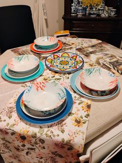 Dining Plates Set