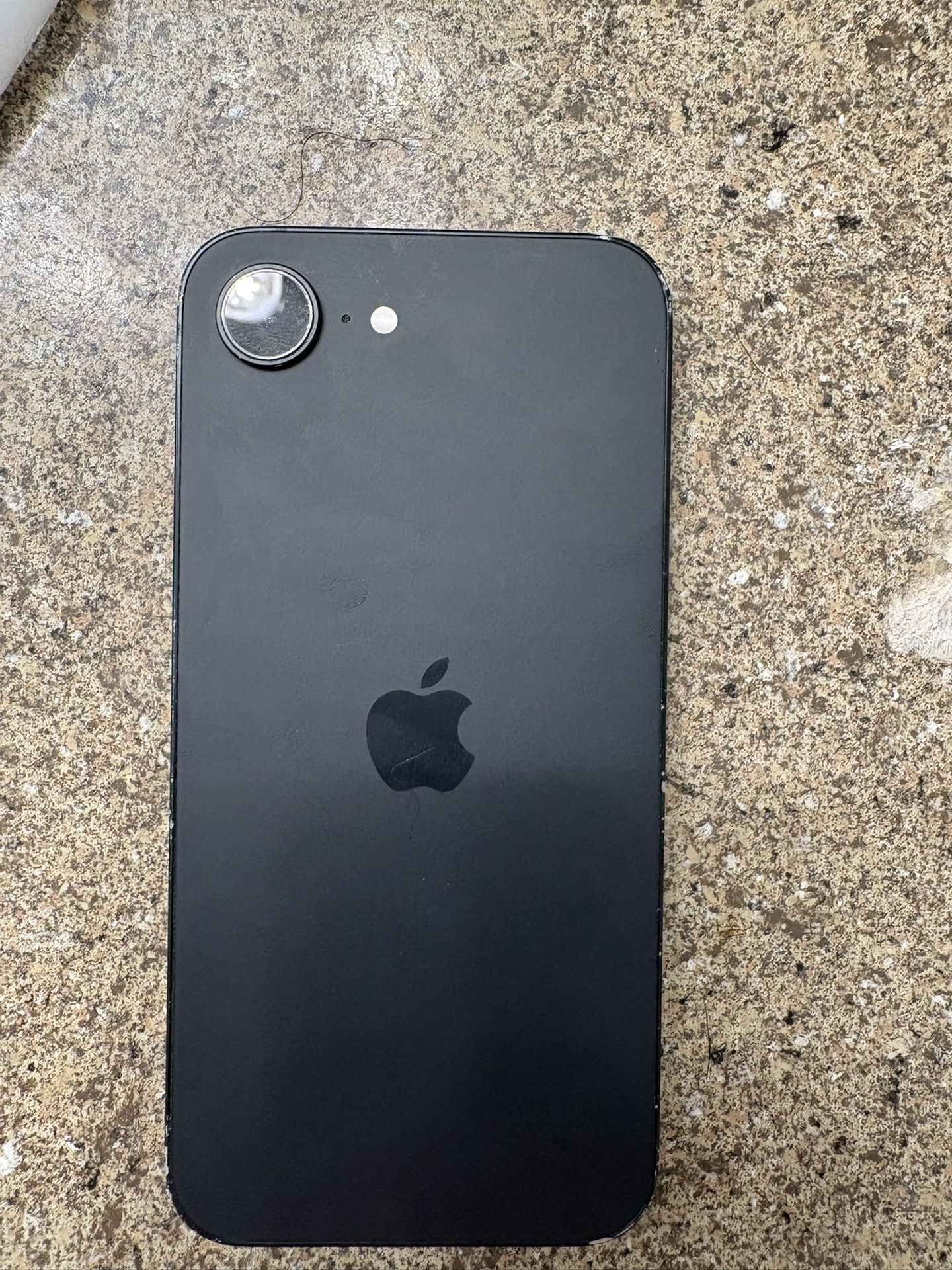 iPhone 16e