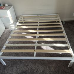 Metal Platform Bed Frame (Queen)