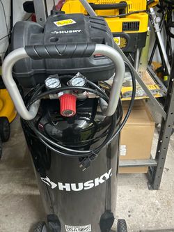 Husky air compressor 27 gal 200 psi