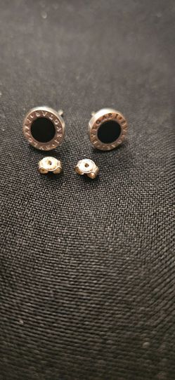 Aritos Bvlgari 18k $700