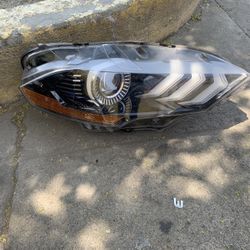 2018-2022 Ford Mustang Passenger Headlight