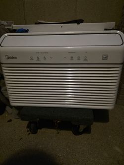 Midea 8000 BTU window  air conditioner