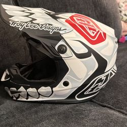 Troy Lee Se4 MIPS Helmet 