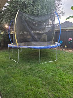 12 ft Trampoline with netting