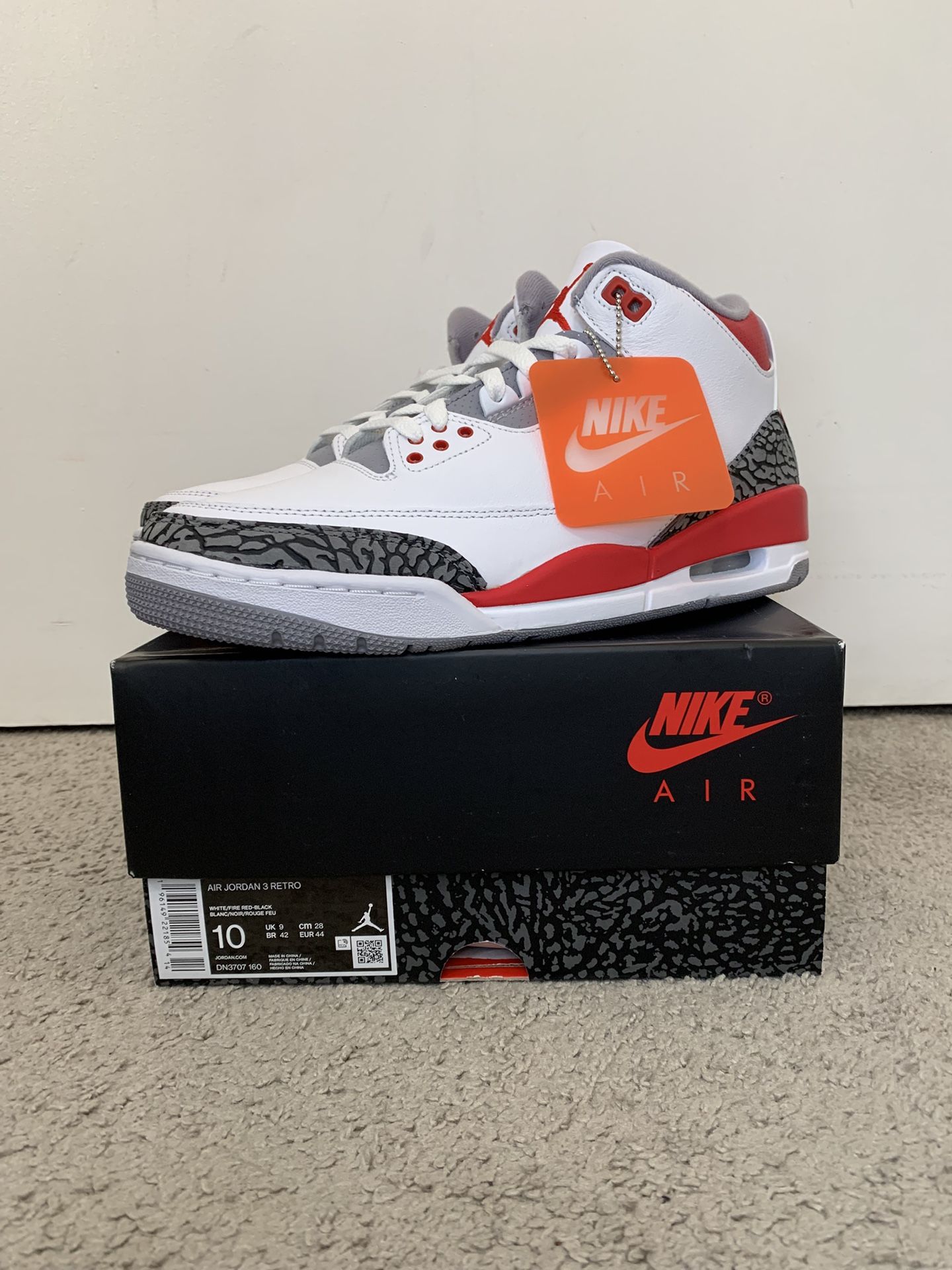 DS JORDAN 3 FIRE RED SIZE 10