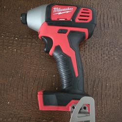 MILWAUKEE M18 IMPACT DRIVER 
