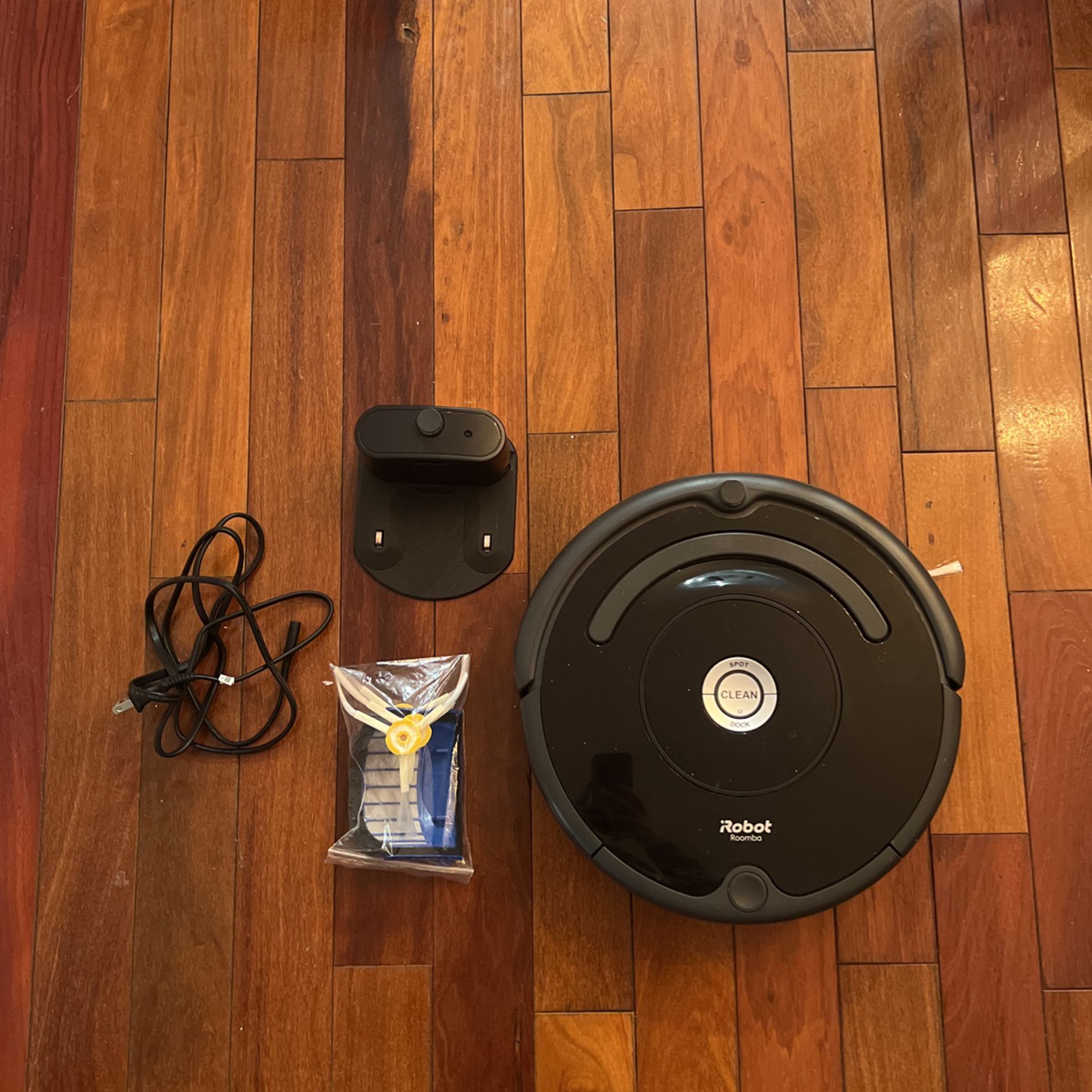 iRobot Roomba 675 With Charger And Extra Accessories