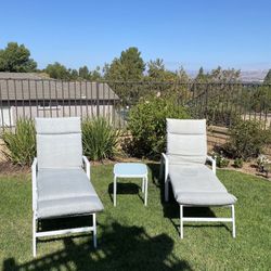 3 Pc Chaise Lounge Chairs W Cushions And Table 