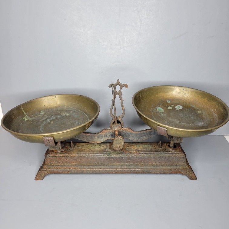 Antique Cast Iron Farm Barn Scale