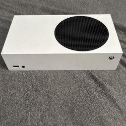 Xbox Series S 512GB All-Digital Console (Disc-Free Gaming)