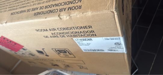 LG 12,200 BTU 230/208-Volt Window Air Conditioner Unit Cools 570 sq. ft. w/ Heater, Wi-Fi Enabled and Dehumidifier in White