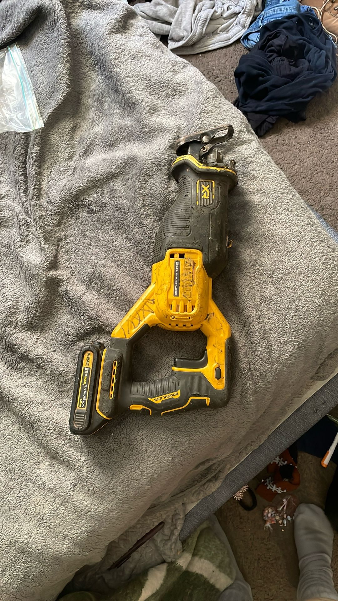 Dewalt reciprocating Saw With Battery
