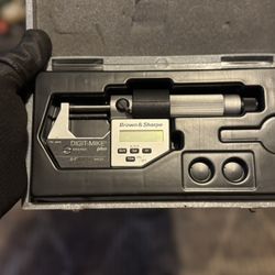 Brown & Sharpe Digit-Mike plus Digital Micrometer
