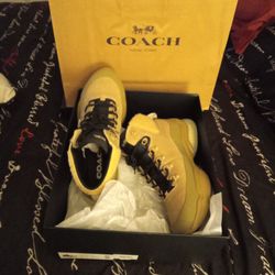 used Once  Mens CO ACH SHOES .Still In Like NEW Shape.. Pickup Only!! SZ 10..