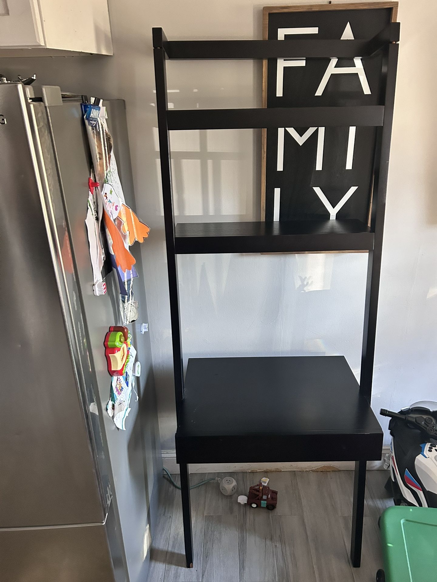 Leaning desk W/ Drawer