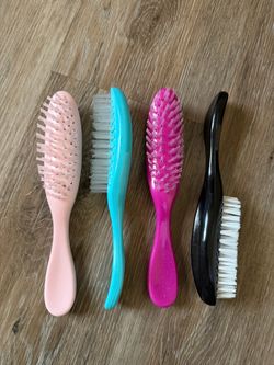 Cepillos Avon