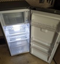 LG Mini Fridge With Freezer 5.79 Cu. Ft. (Platinum Silver)