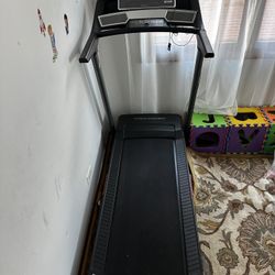 Pro Form Treadmill + 1 Month Free Classes With Ifit 