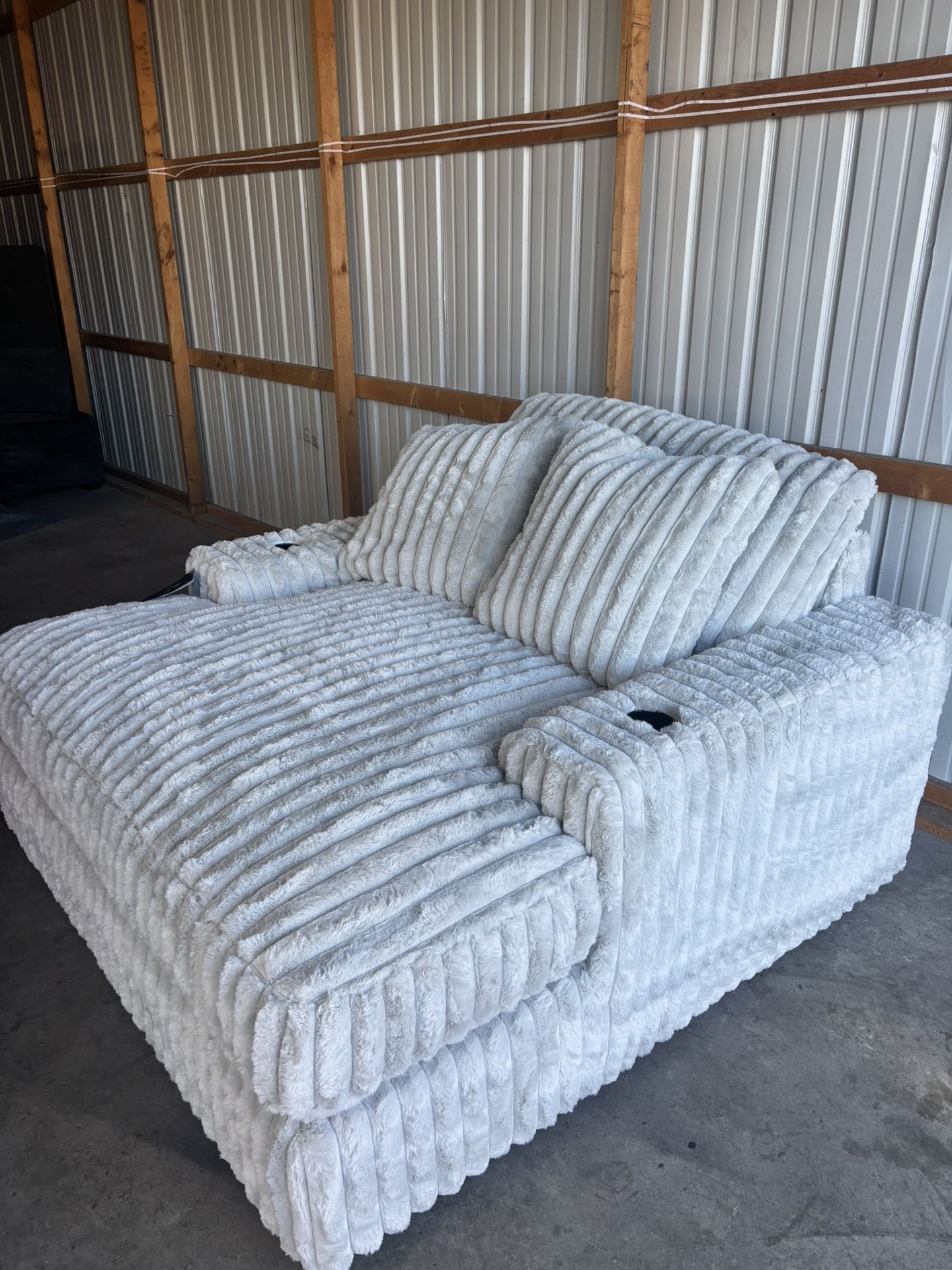 New Ashley Stupendous White Chaise