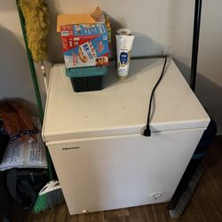 Mini Fridge 