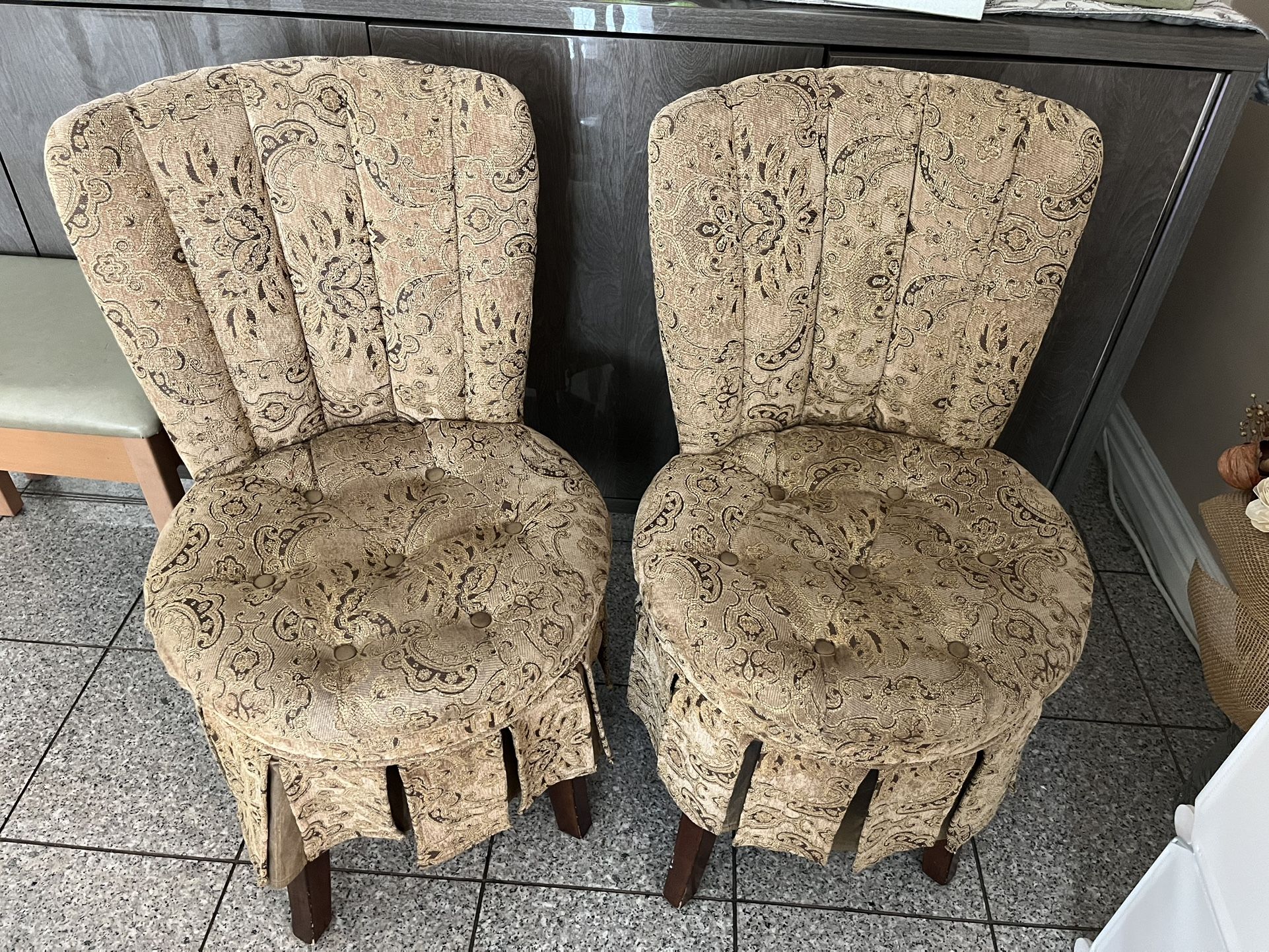 Cute Antique Chairs 