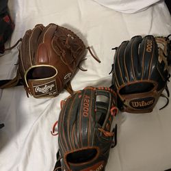 Baseball gloves