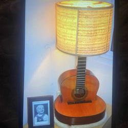 Here My Guru tar lamp 