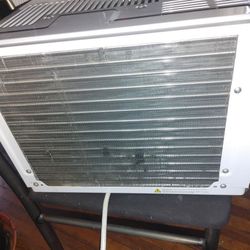 Air Conditioner A/C Medium Size Like New