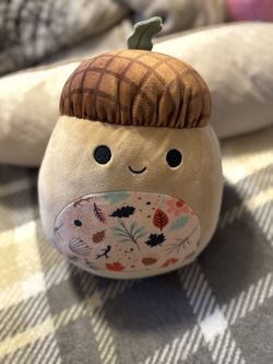 BRAND NEW WITHOUT TAGS 8 INCH MAC THE ACORN SQUISHMALLOW PLUSH 