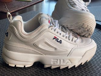 Fila Womens Disruptor II Sneaker Size 7.5 White Leather Athletic Shoe Chuky Sole