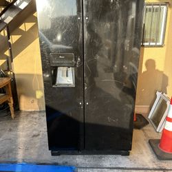 Black Amana Refrigerator