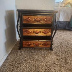 End Table/ SIDE TABLE