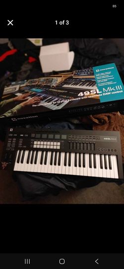 Novation 49sl MK3 midi keyboard/ controller