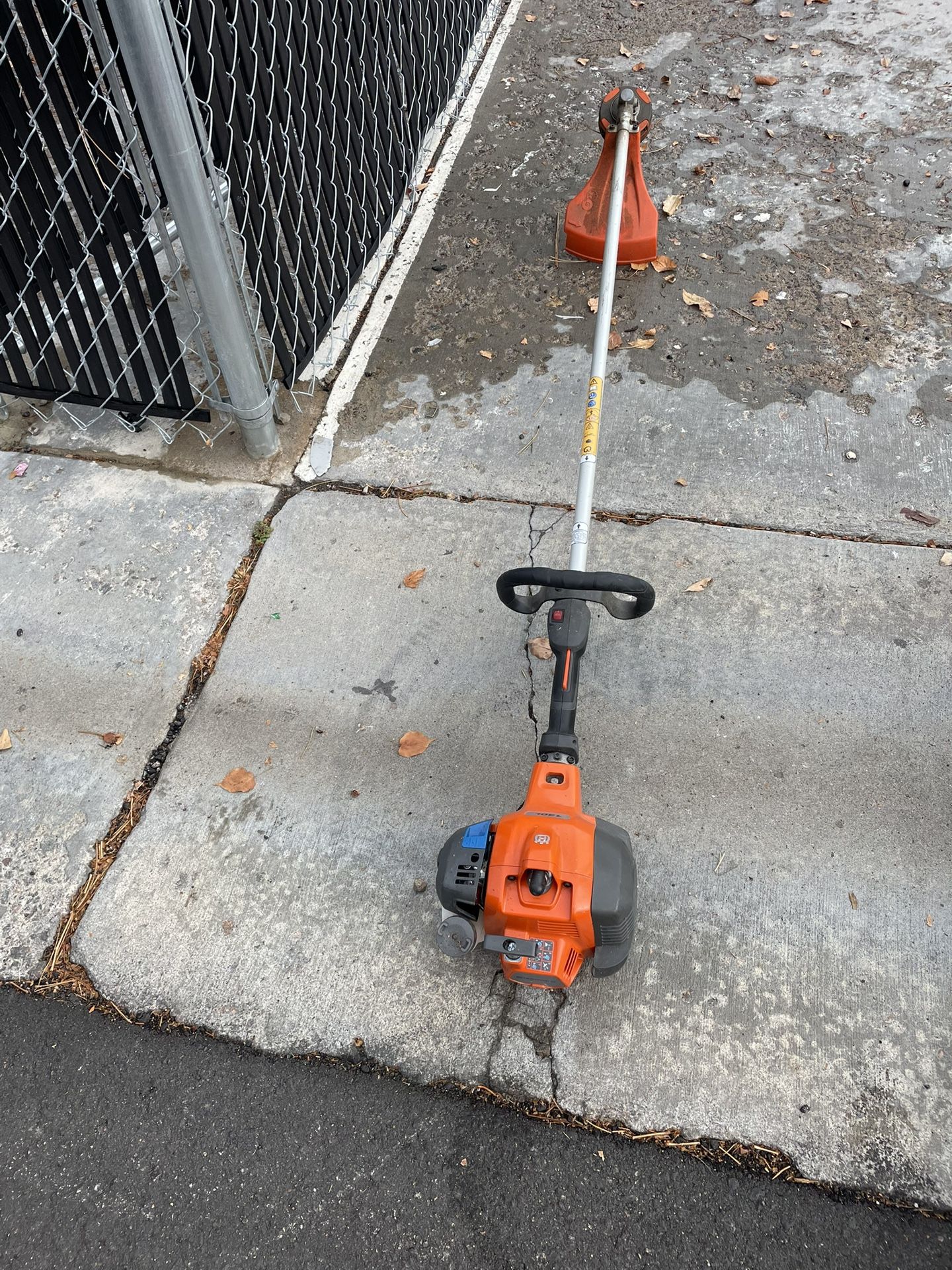 Gas Powered Weed Wacker