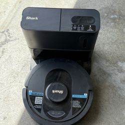 Shark Cordless Vacuum Robot 