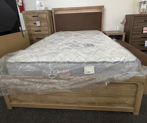 Cama Queen con colchón