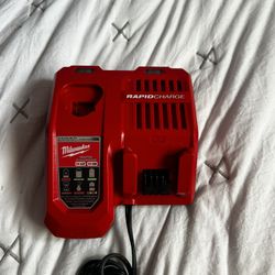 Cargador Rápido Milwakee M18-m-12 $65 Nuevo