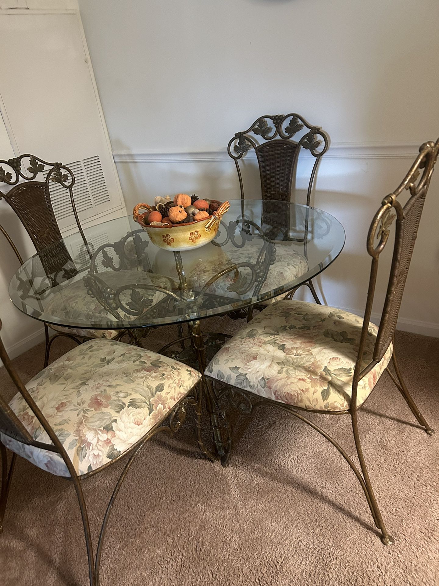 wrought iron dining room table and chairs