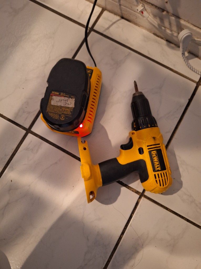 Dewalt Drill With Charger 