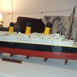 Lego Titanic