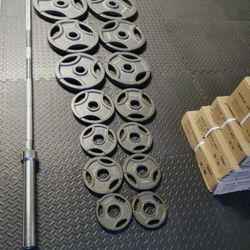 300lb Olympic Weight Set Includes 7' Ft 45lbs Barbell
