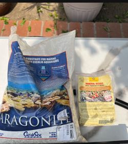 $15 For fish tank -rocks & sponge